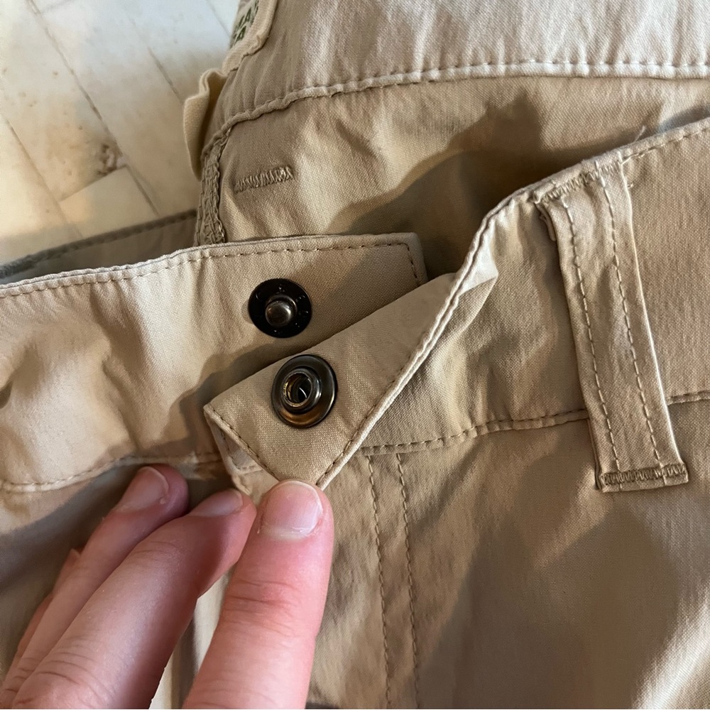 Ultimate Terrain Beige Straight Zipper Cut Off Pants size 8 - Picture 4 of 9